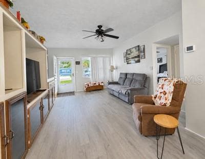 Living room - 254 WERTZ DR, LARGO