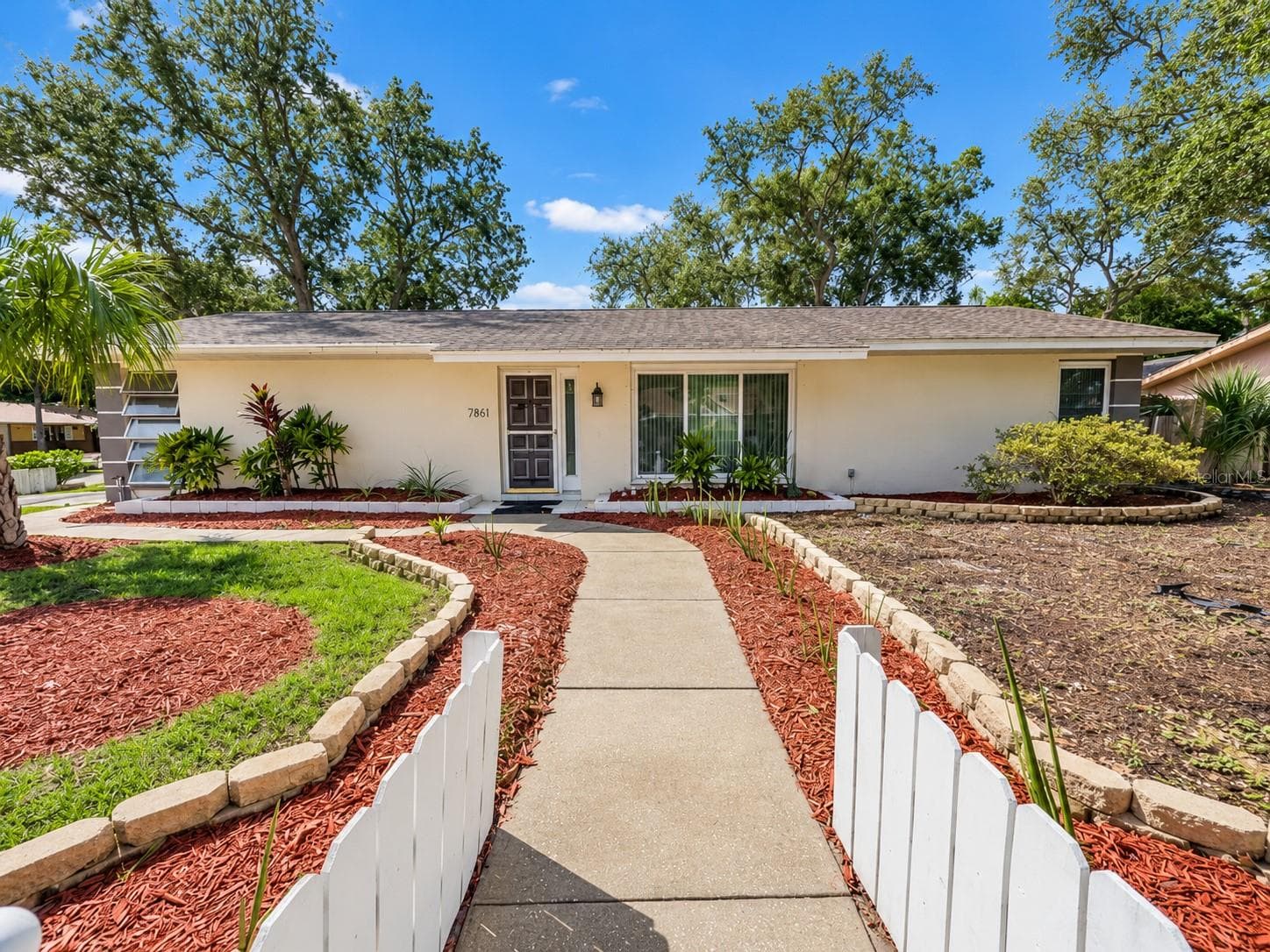 1000 ROSETREE LN