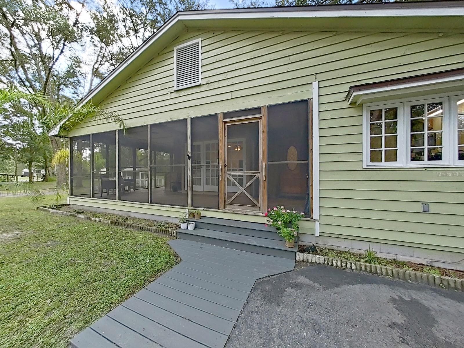 Single Family Residence at 6075 COUNTRY CLUB RD, ZEPHYRHILLS, photo 14 of 47