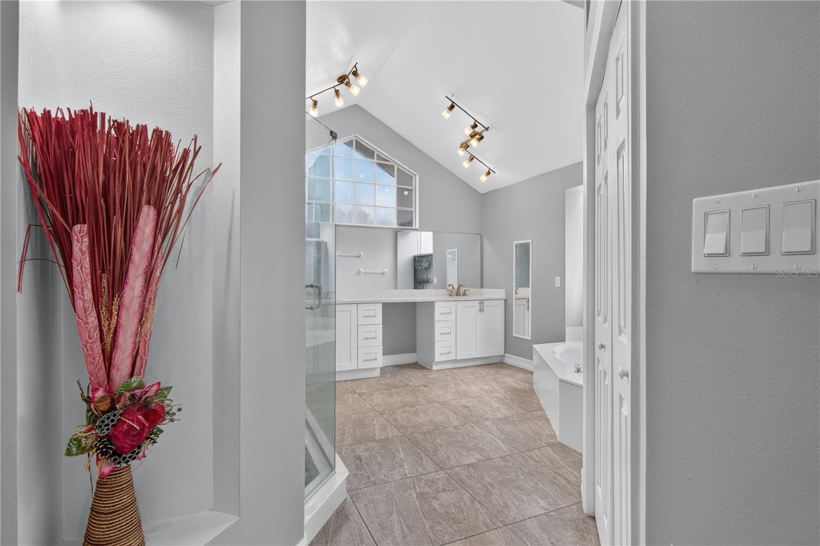 Single Family Residence at 319 OAKWOOD CT, LAKE MARY, photo 25 of 72