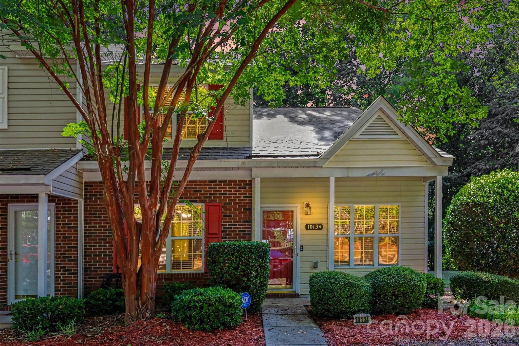 Townhouse at 10134 Frosty Lane, Charlotte, photo 3 of 26