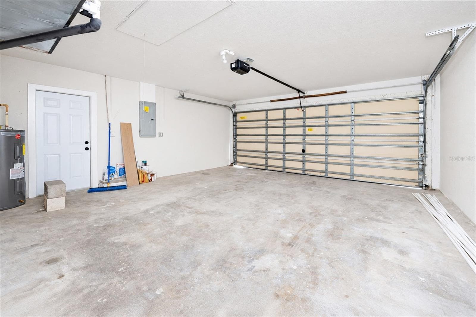 garage - 2169 PAGODA LN, PUNTA GORDA