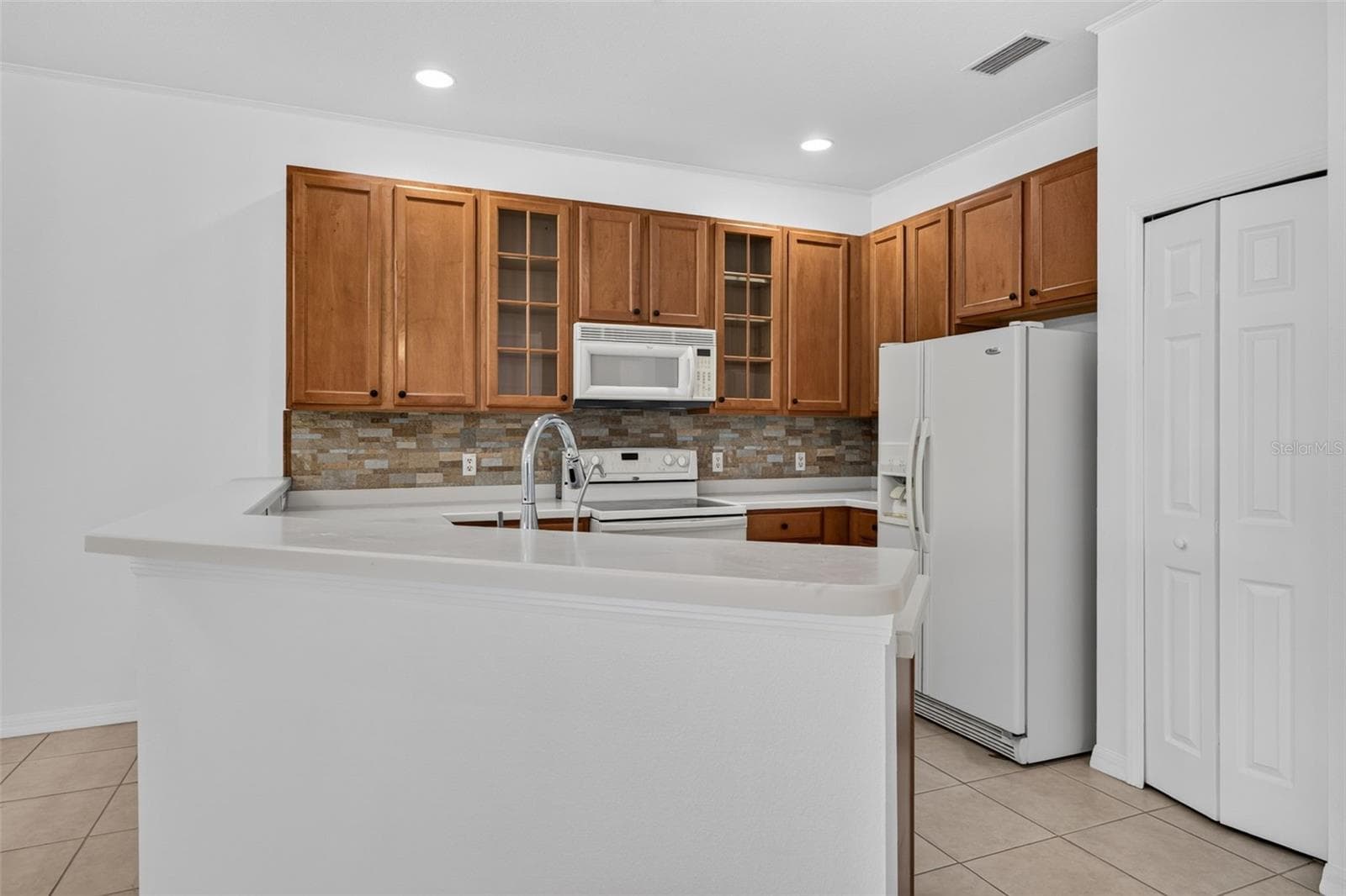 Villa at 125 SHELL FALLS DR, APOLLO BEACH, photo 10 of 42