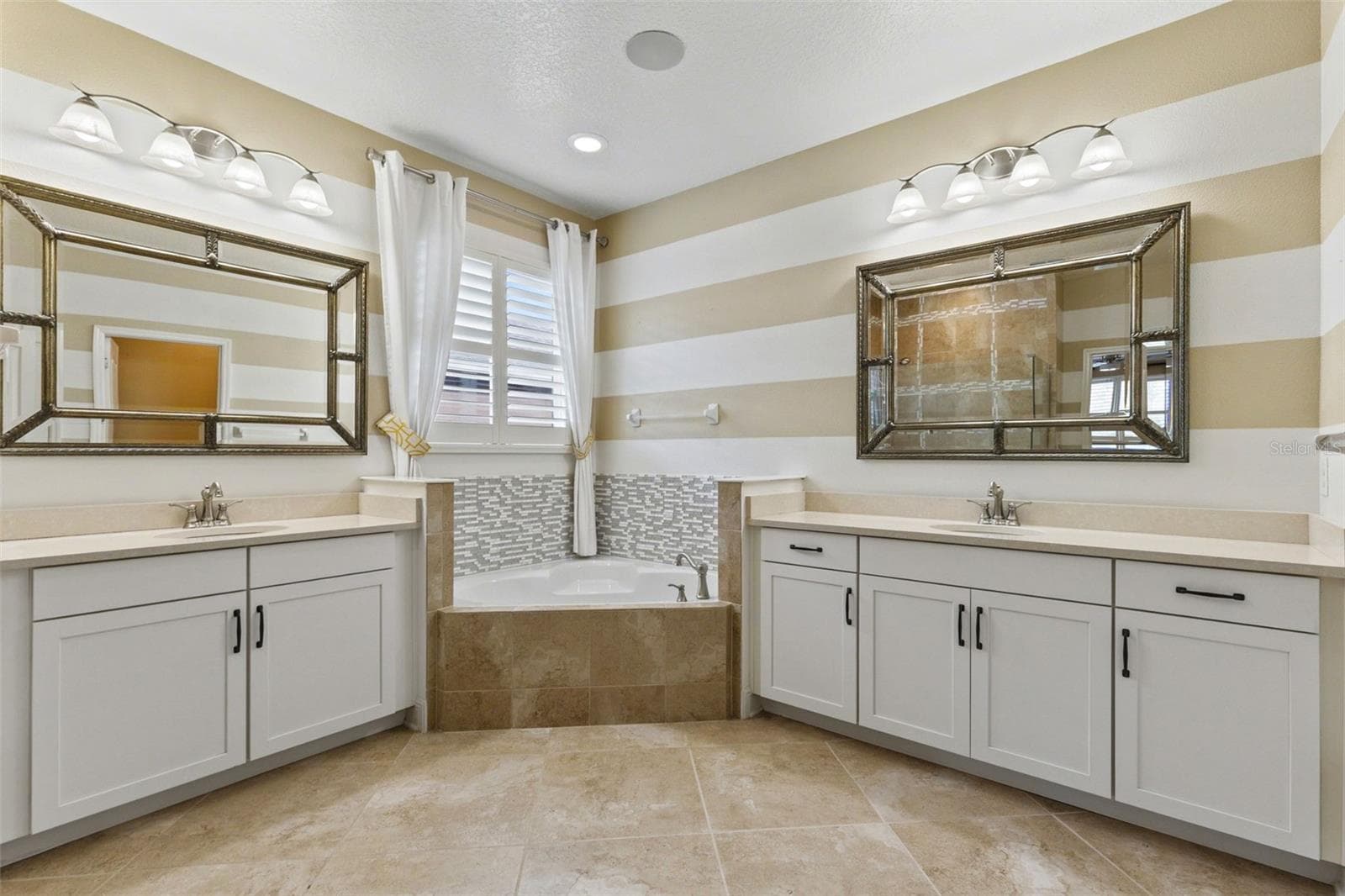 Single Family Residence at 31921 REDTAIL RESERVE BLVD, SORRENTO, photo 24 of 40