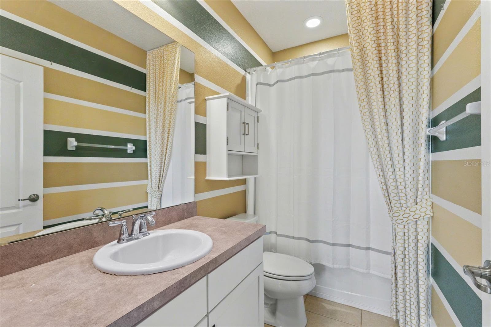 Single Family Residence at 31921 REDTAIL RESERVE BLVD, SORRENTO, photo 31 of 40