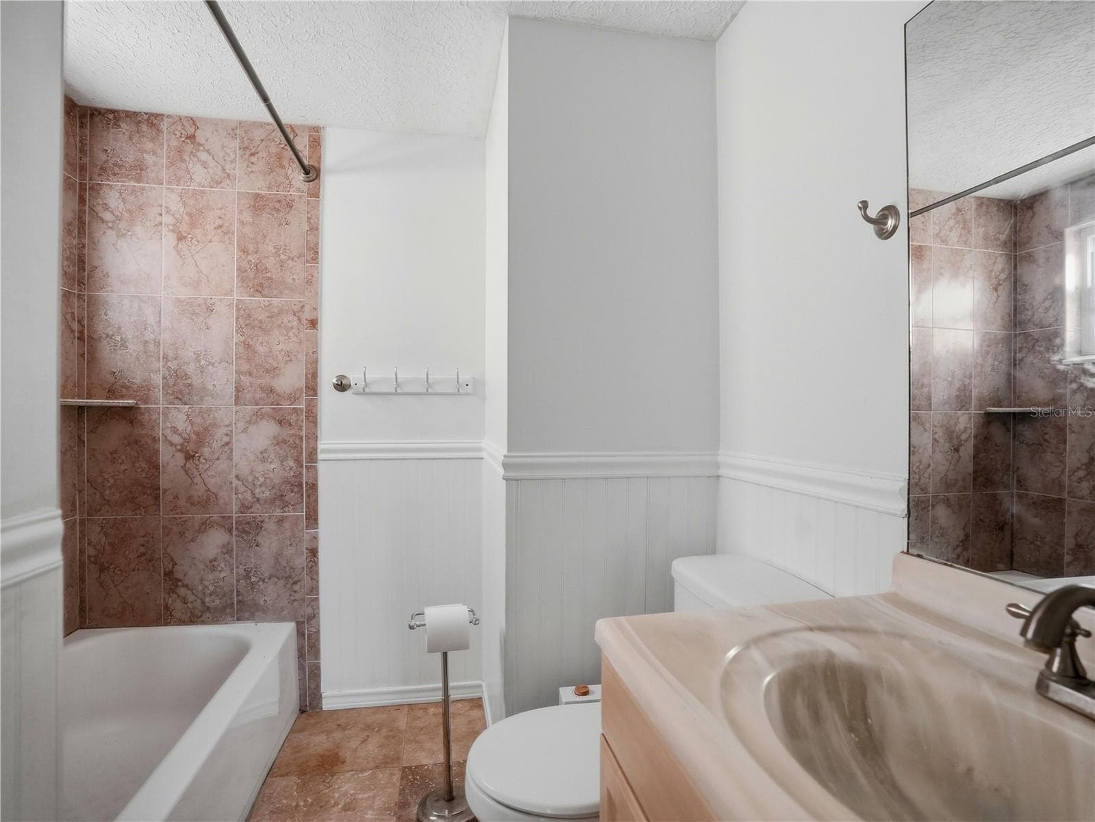 Ensuite. Primary Bathroom. - 6743 LARCHMONT AVE, NEW PORT RICHEY