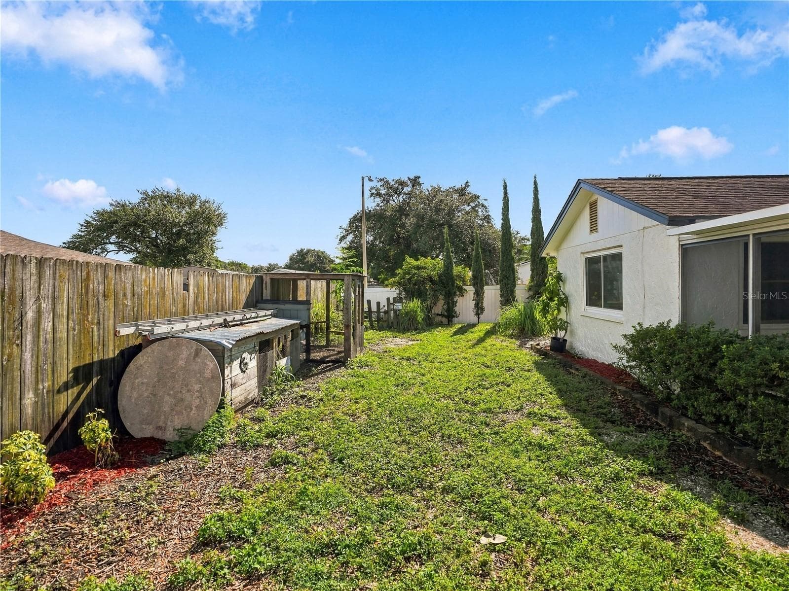 Peaceful backyard. - 6743 LARCHMONT AVE, NEW PORT RICHEY