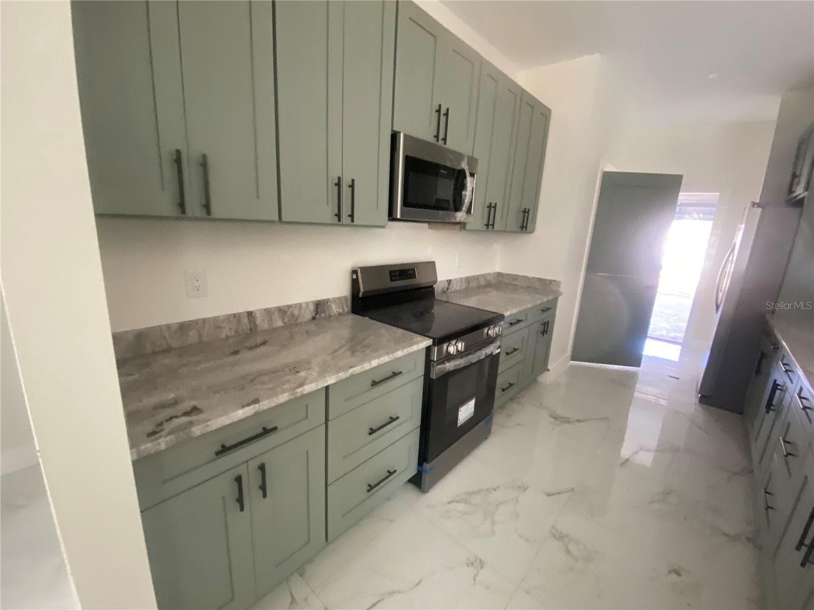 granite counter tops - 410 CITROEN DR, SEBRING