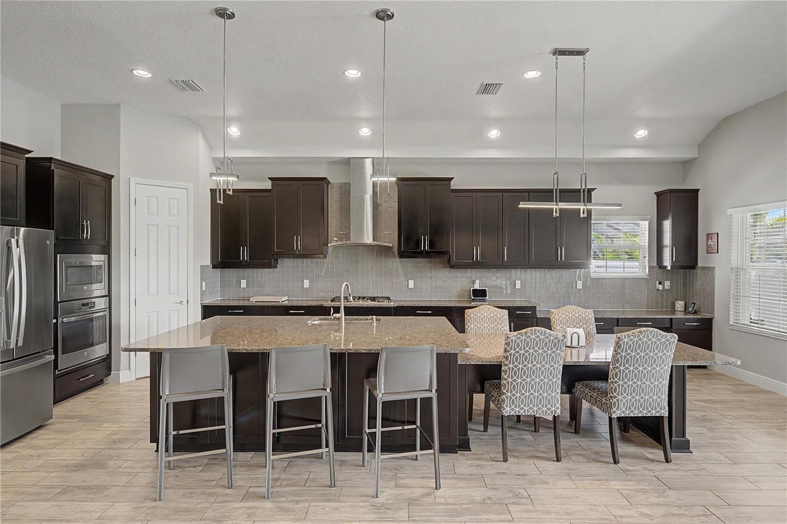 Single Family Residence at 8118 WATER COLOR DR, LAND O LAKES, photo 5 of 60