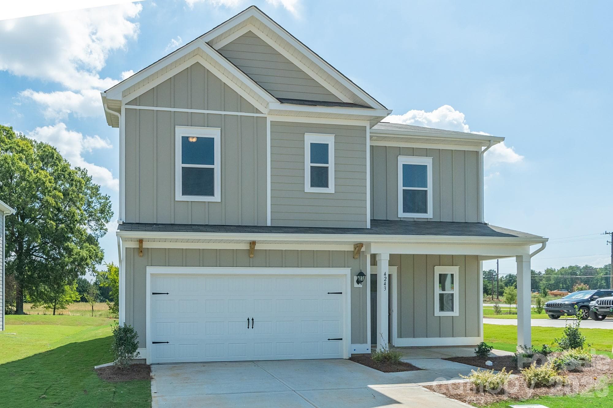 Single Family Residence at 4243 Ruth Creek Court, Charlotte, photo 2 of 34