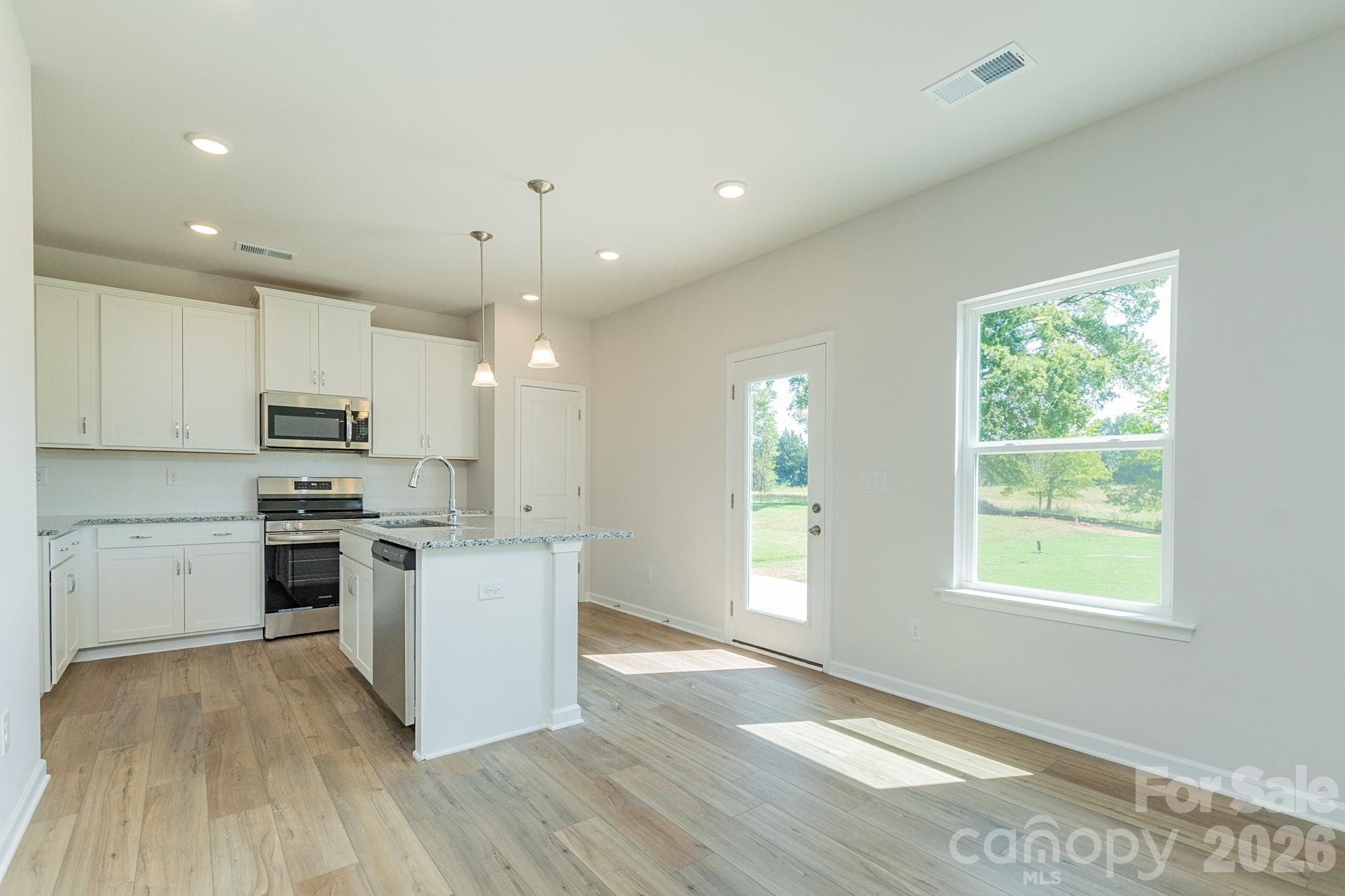 Single Family Residence at 4243 Ruth Creek Court, Charlotte, photo 3 of 34