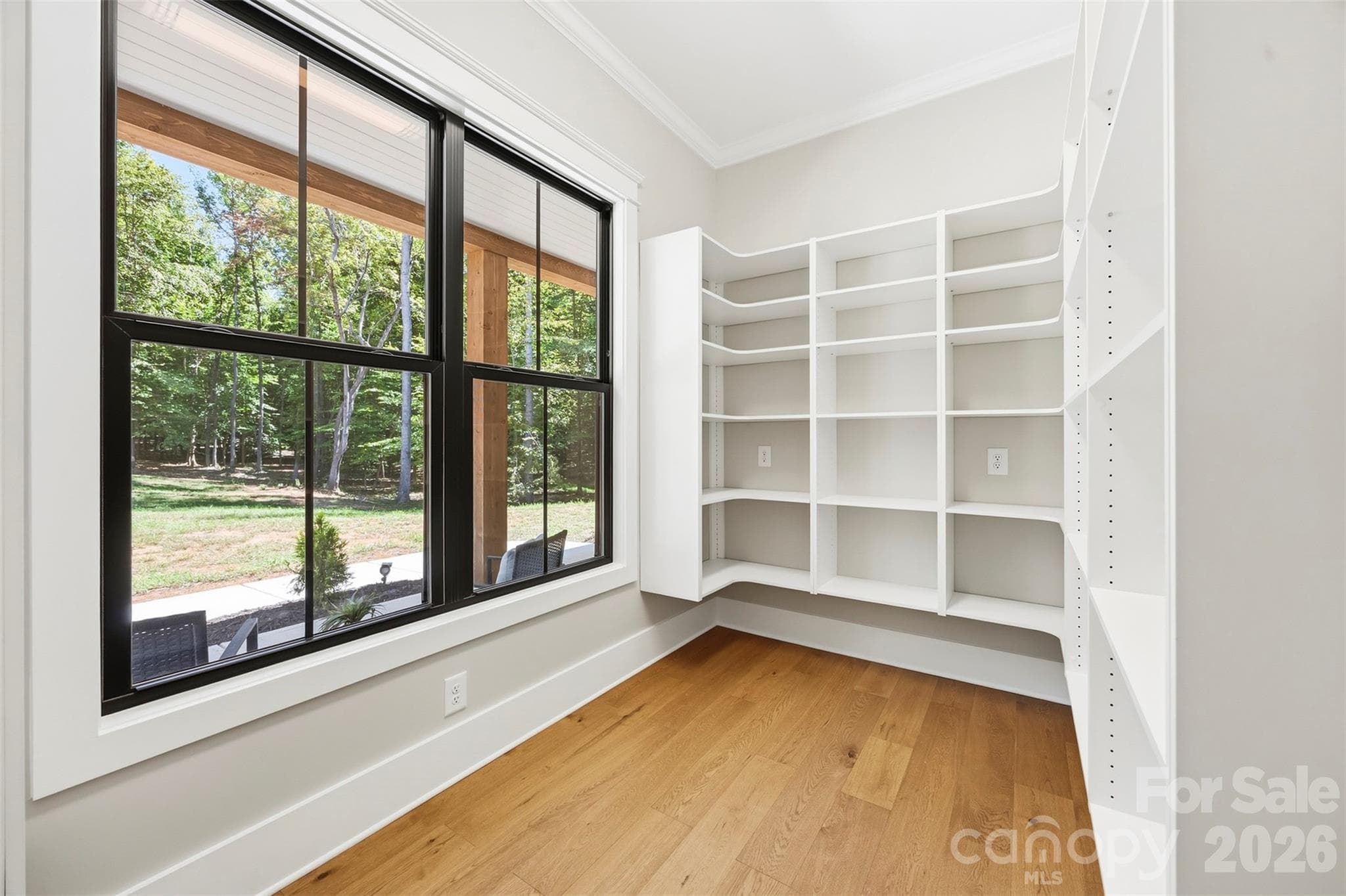 Large walk in panty with built in, adjustable shelving. - 3515 Capricorn Road, Lancaster
