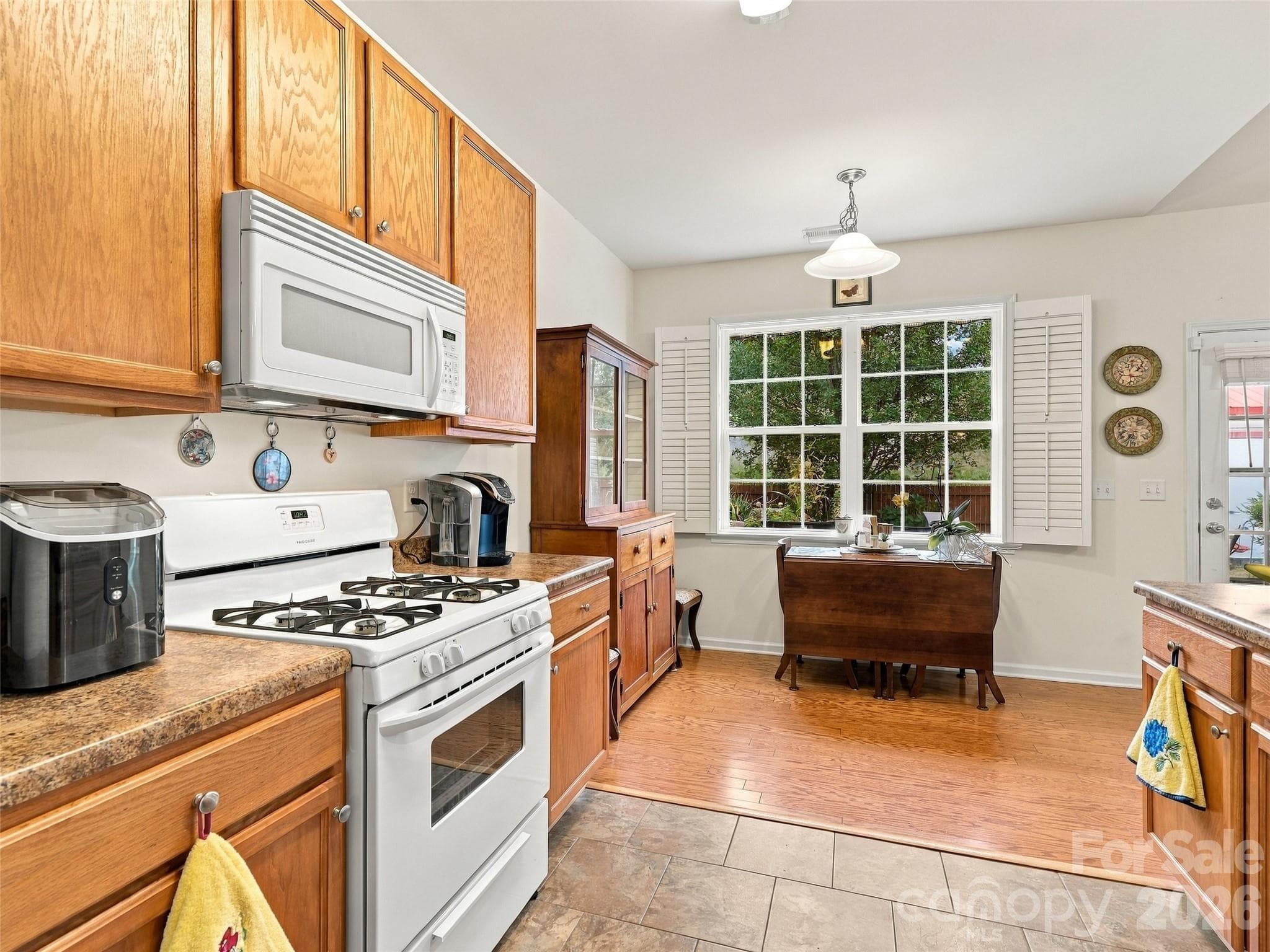 Single Family Residence at 78 Brookstone Court, Hendersonville, photo 31 of 48