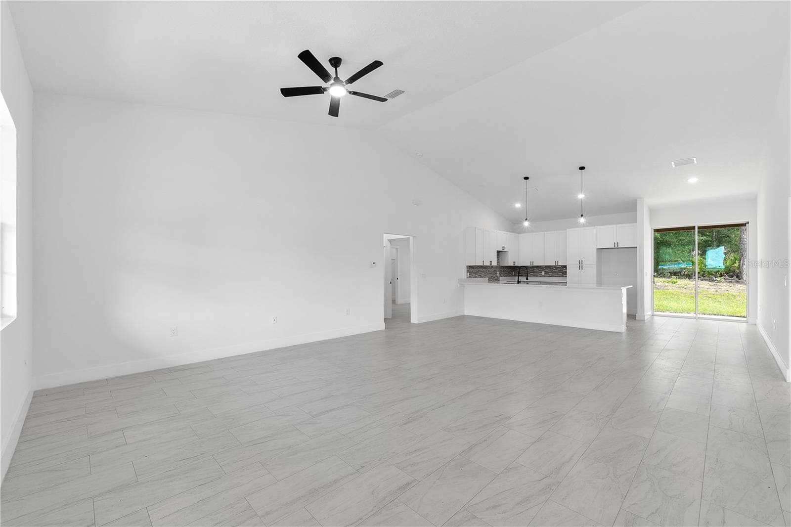 Single Family Residence at 1115 W CARY DR, CITRUS SPRINGS, photo 7 of 35