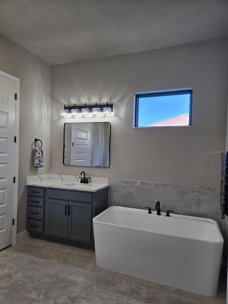 Single Family Residence at 19 DEL PALMA DR, PALM COAST, photo 11 of 12
