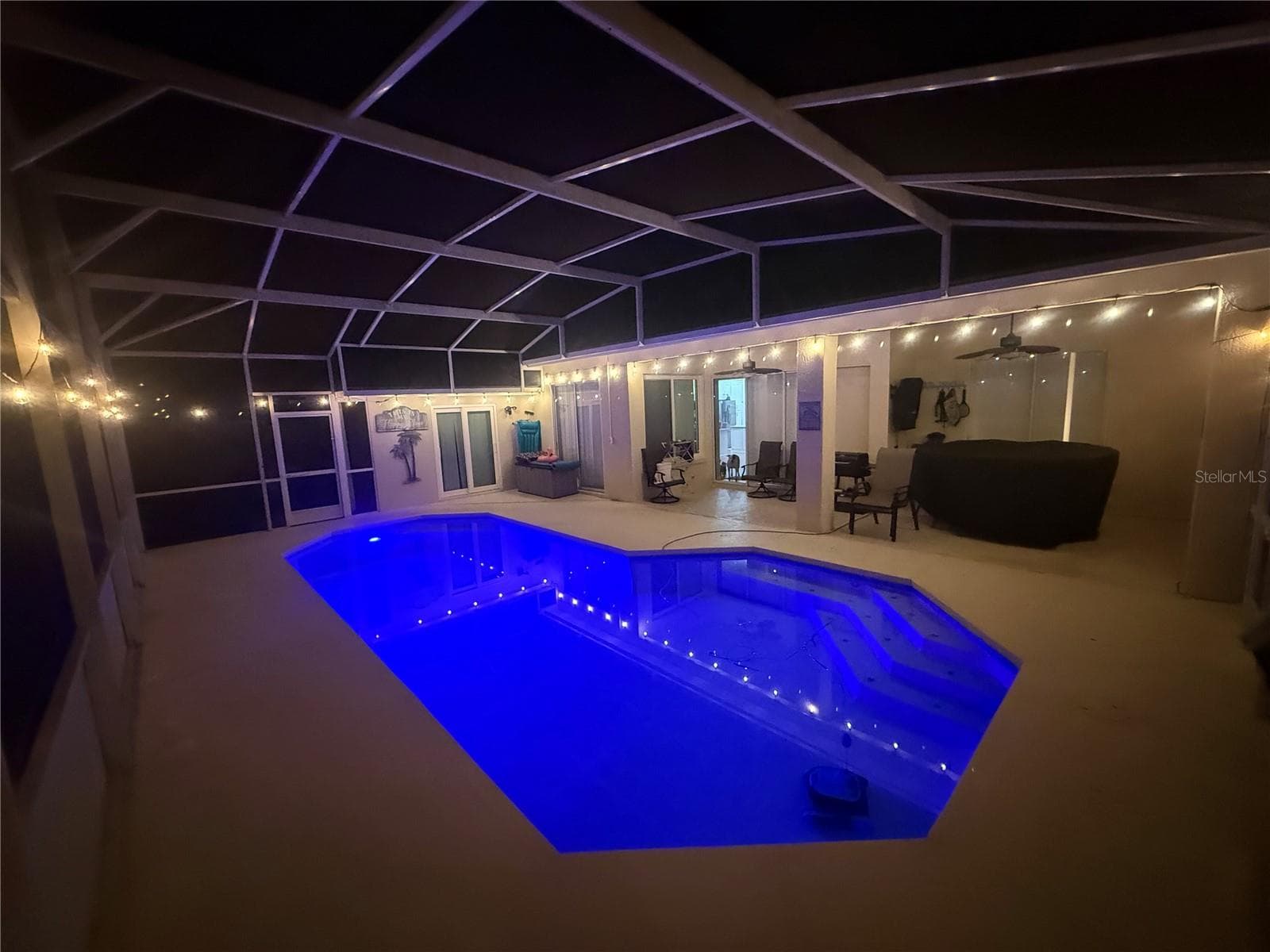 Upgraded Lighting - 247 WESTWIND DR, DAVENPORT
