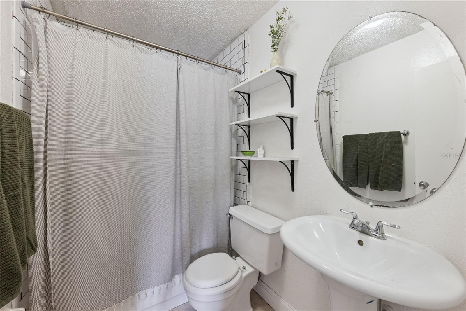 Primary Bathroom - 445 COTTONWOOD DR, ALTAMONTE SPRINGS