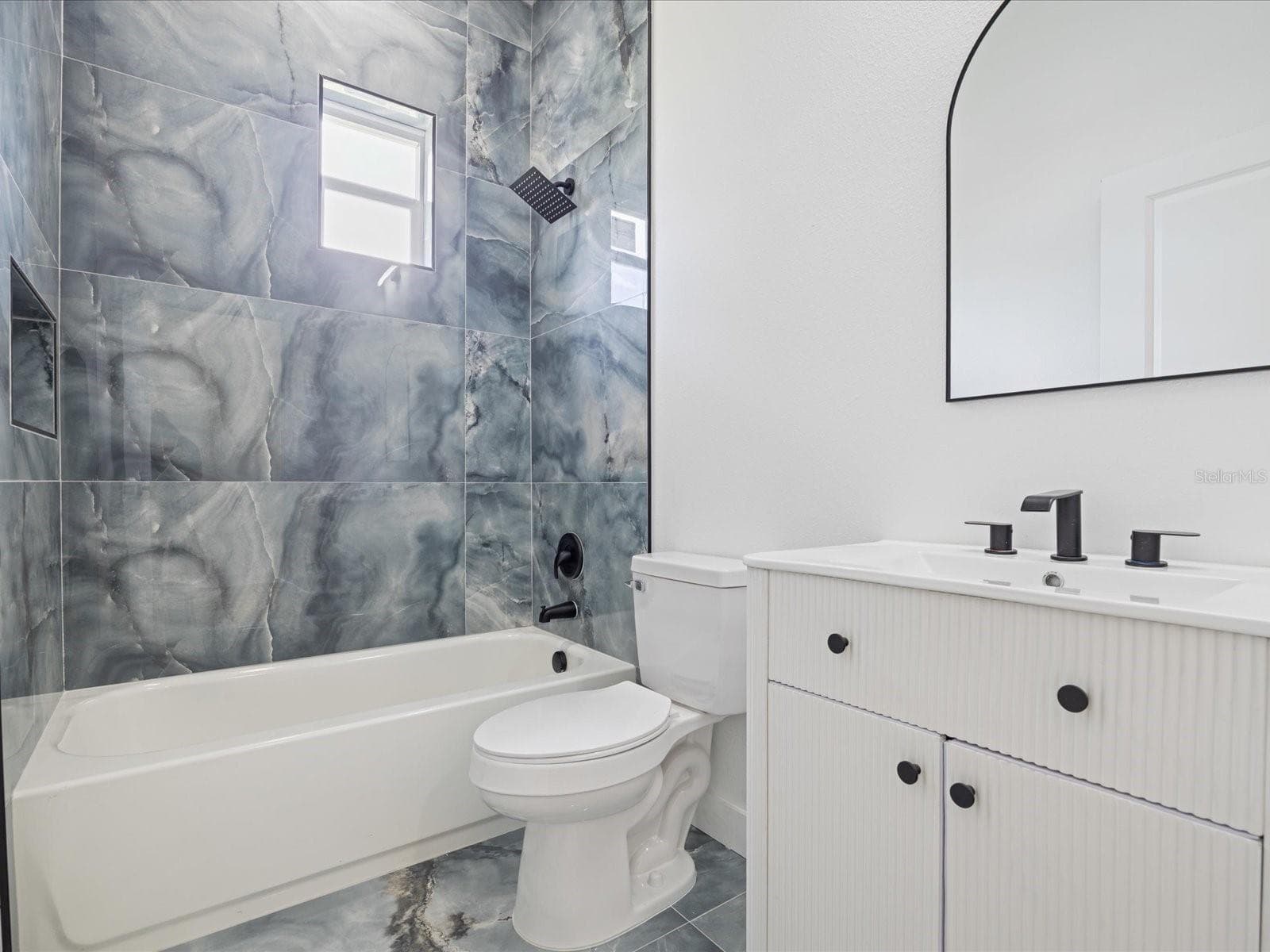 Guest bathroom - 611 ELM ST, SAFETY HARBOR