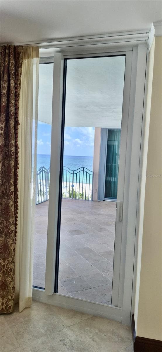 Master bedroom - 1500 OCEAN DR #905, MIAMI BEACH