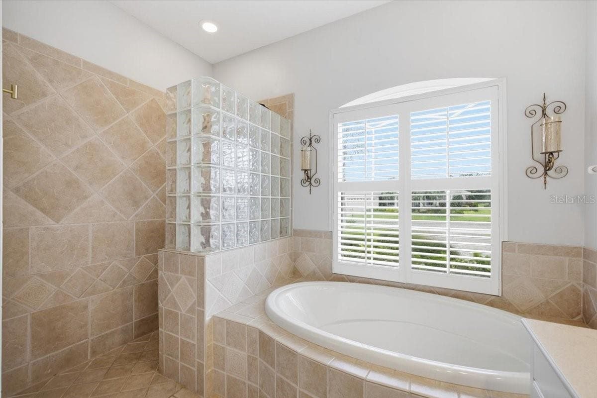 Single Family Residence at 2400 LITTLE COUNTRY RD, PARRISH, photo 21 of 54