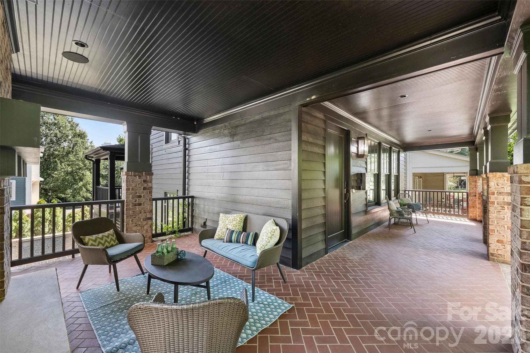 Fabulous wrap around front porch - 423 S Summit Avenue, Charlotte