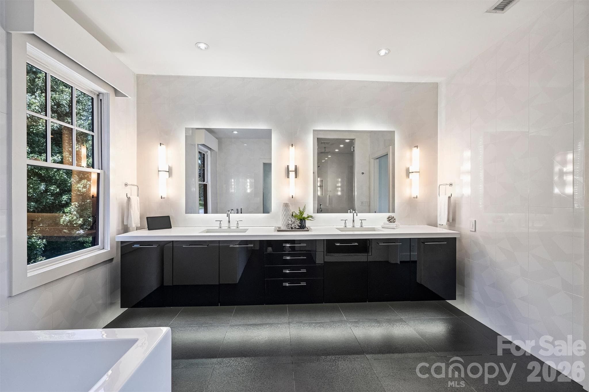 Heated floors - 423 S Summit Avenue, Charlotte