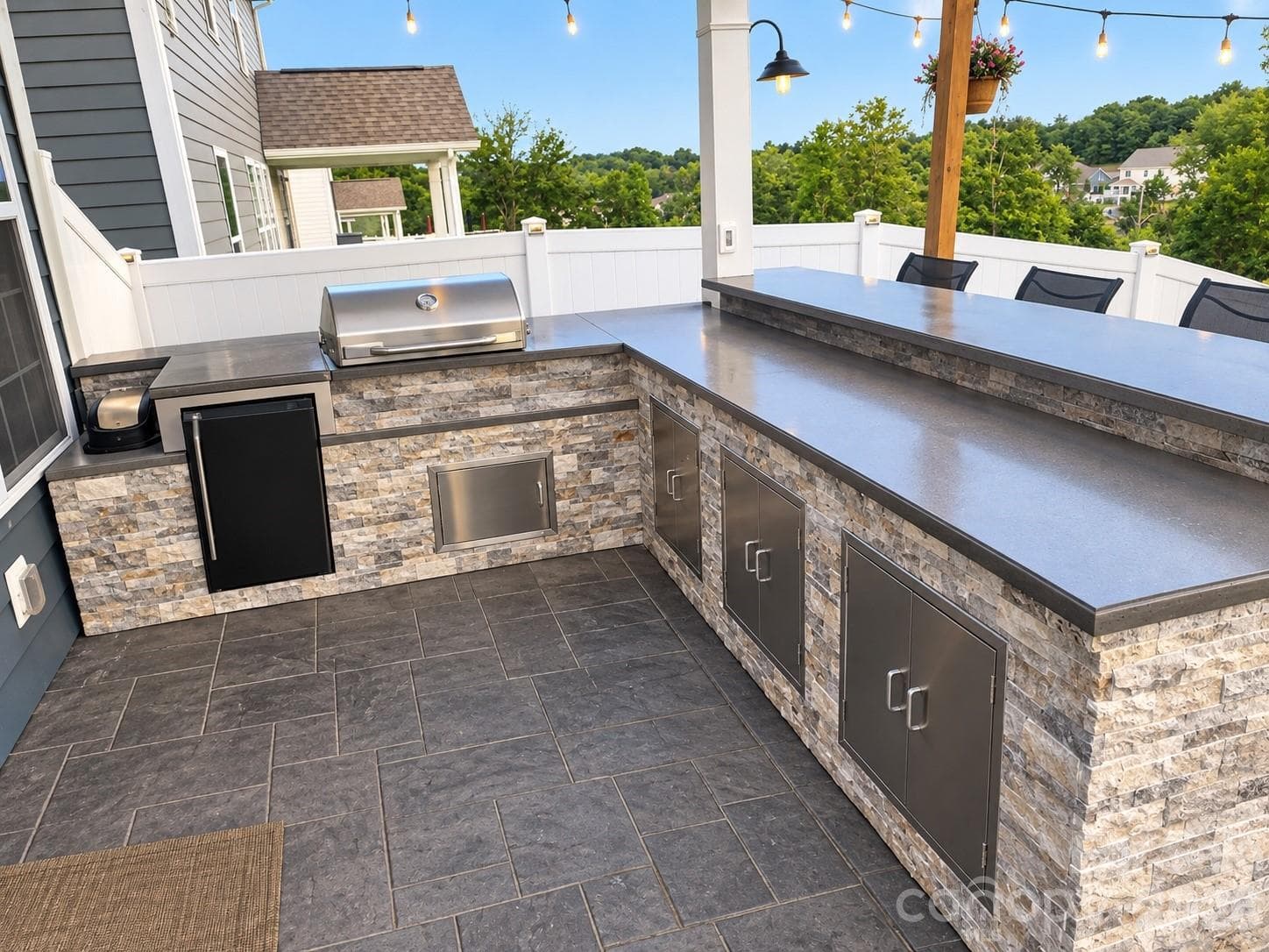 outdoor kitchen - 124 Championship Drive, Mooresville