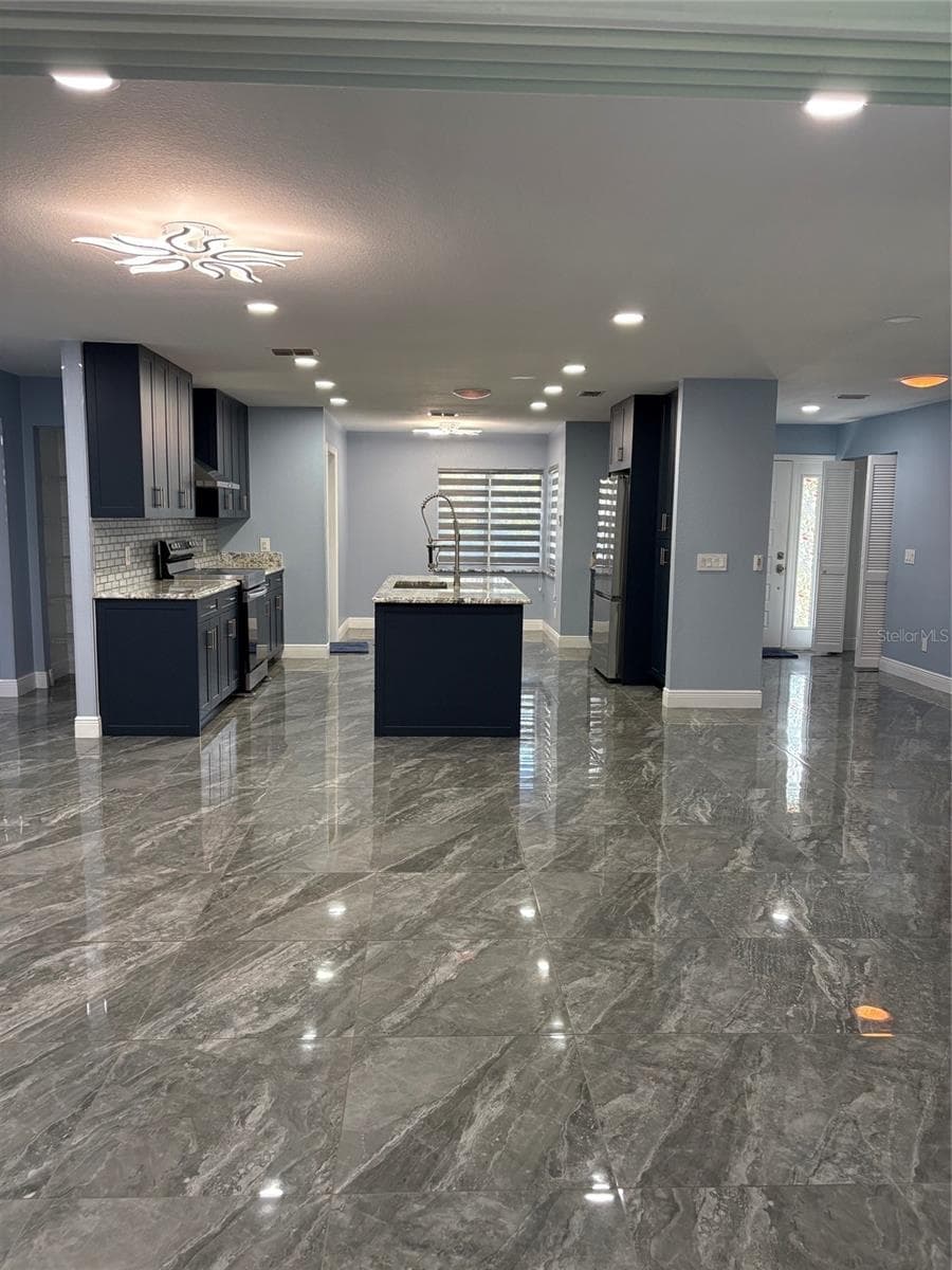 View into great room - 19005 SW 98TH LOOP, DUNNELLON