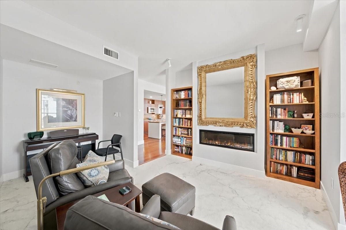 Separate family room adds additional living space and flexibility. - 111 N 12TH ST #1704, TAMPA