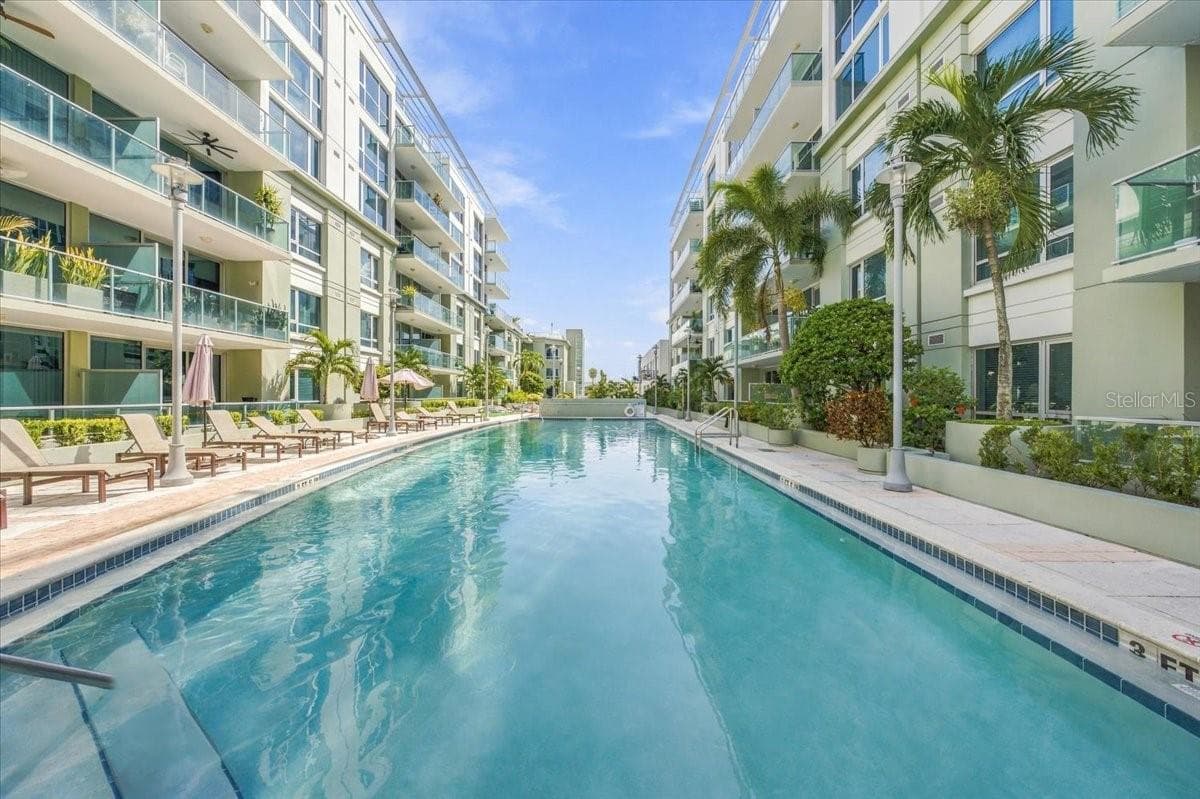 Resort-Style Pool - 111 N 12TH ST #1704, TAMPA
