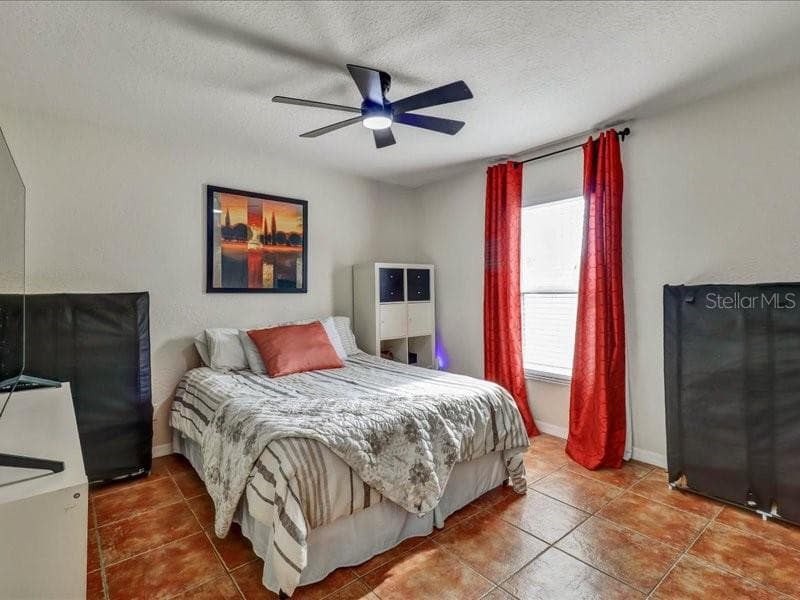 Room 3 - 247 WESTWIND DR, DAVENPORT