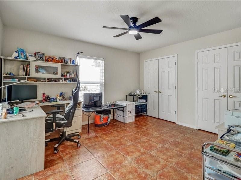 Room 4 - 247 WESTWIND DR, DAVENPORT