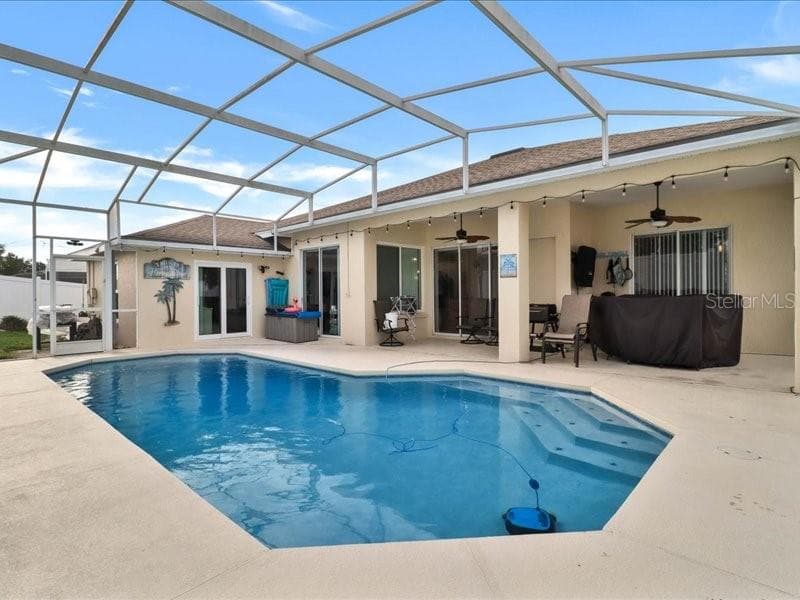 Saltwater Pool - 247 WESTWIND DR, DAVENPORT