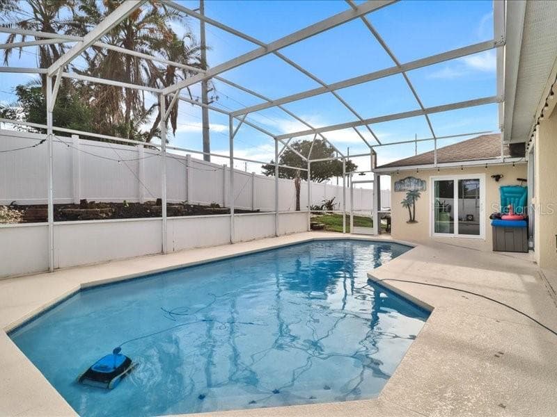 Saltwater Pool - 247 WESTWIND DR, DAVENPORT
