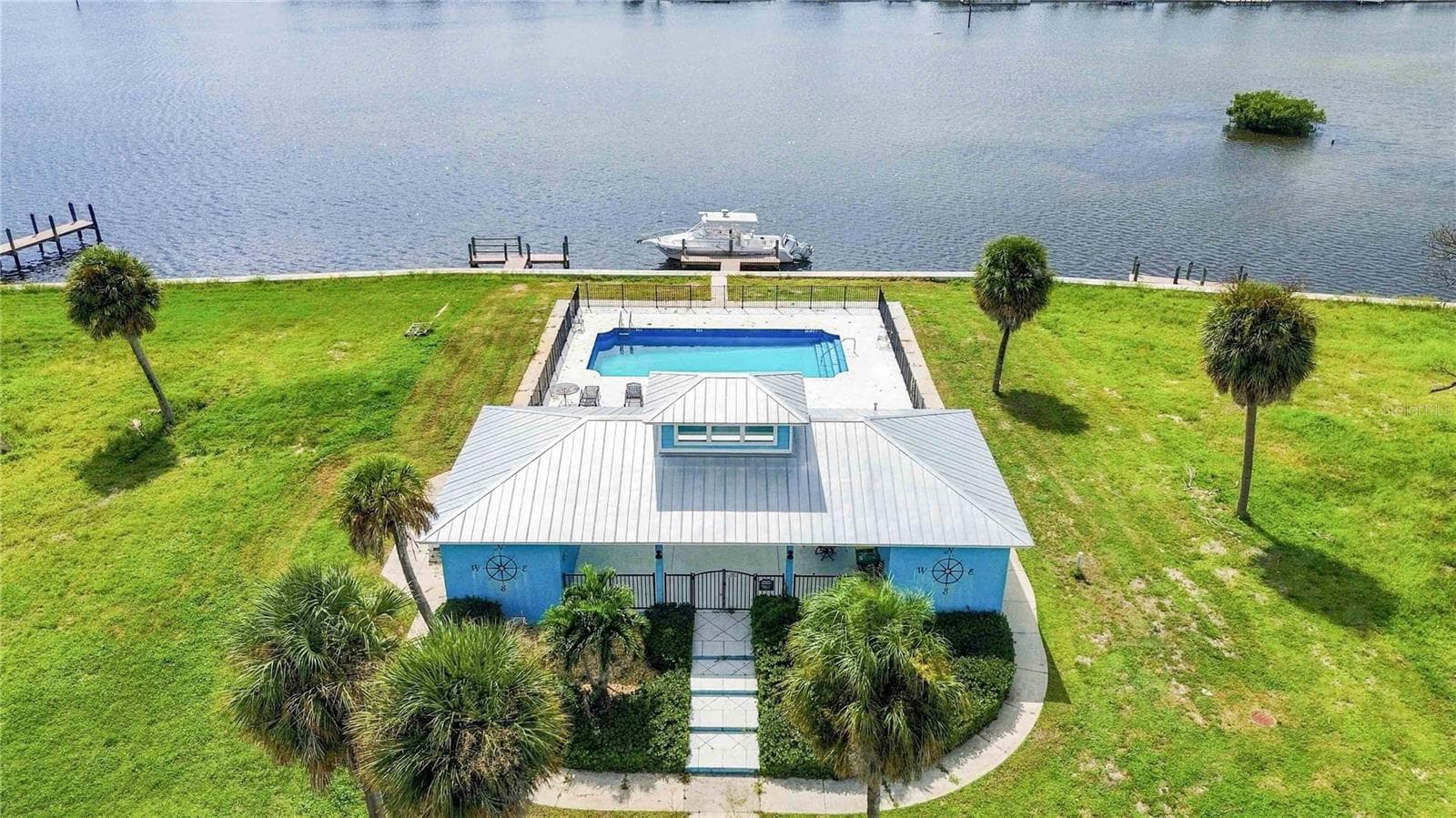 Community Pool - 6790 PORTSIDE LN, ENGLEWOOD