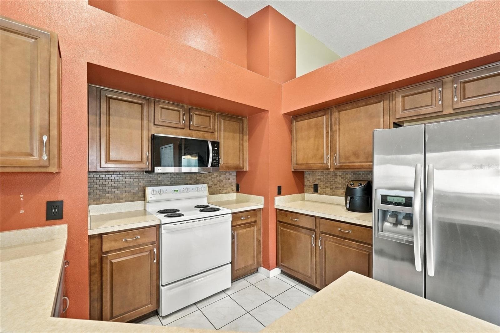 Single Family Residence at 1118 MAIDENMOOR RD, WINTER GARDEN, photo 9 of 36