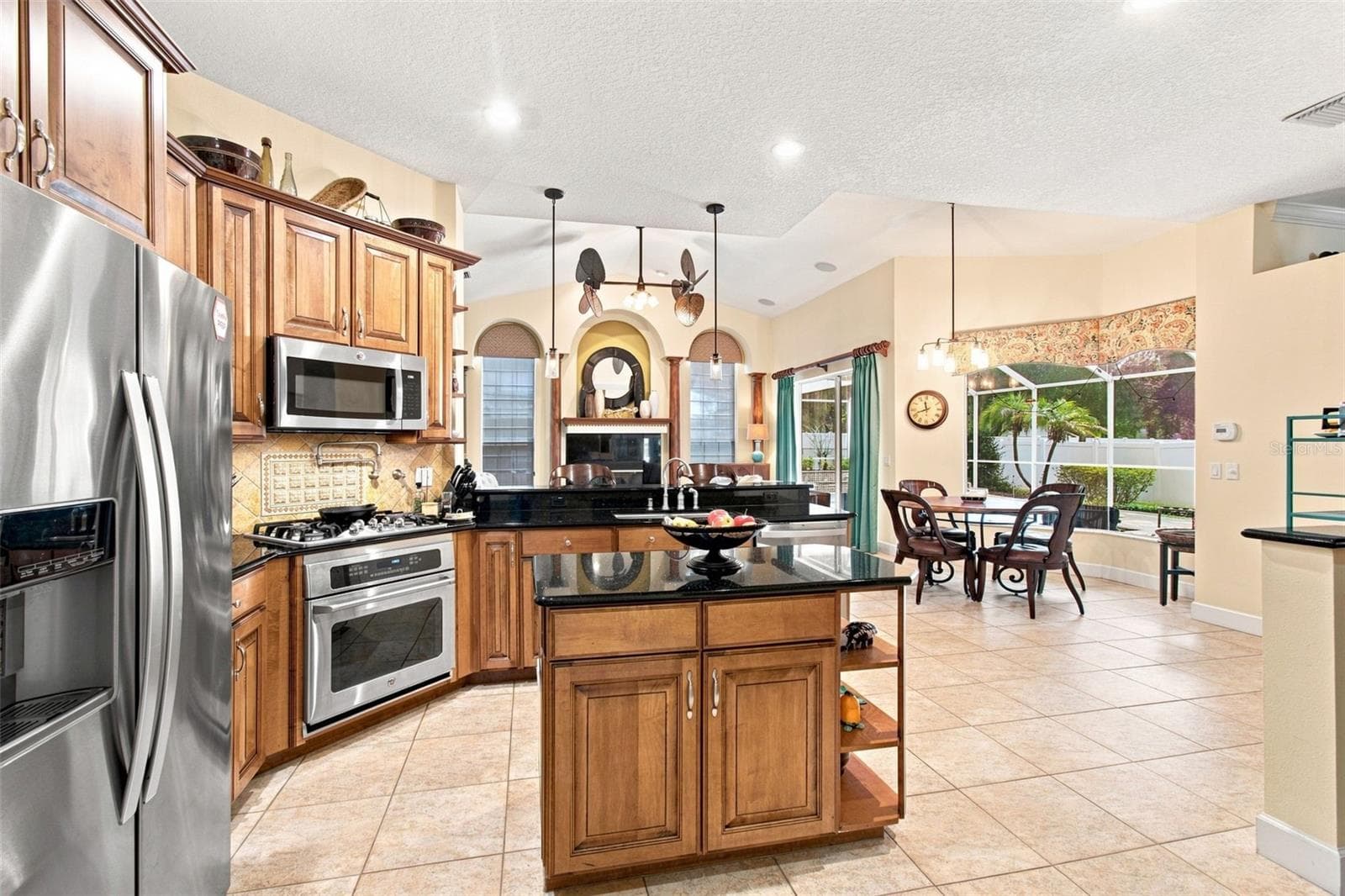 Single Family Residence at 2931 HILLSIDE RAMBLE DR, BRANDON, photo 26 of 85