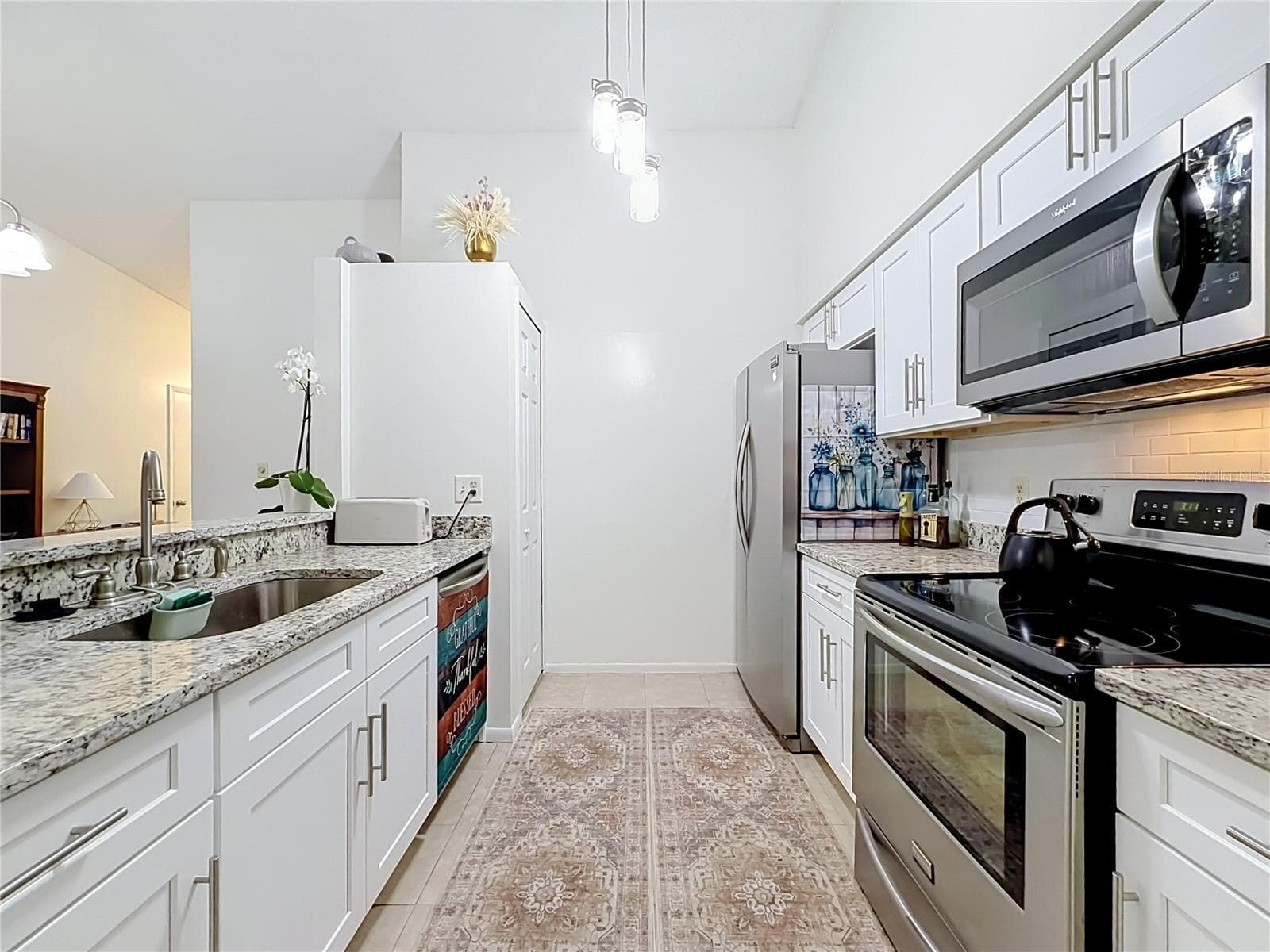 Gorgeous new Kitchen. - 107 LONG LEAF PINE CIR, SANFORD