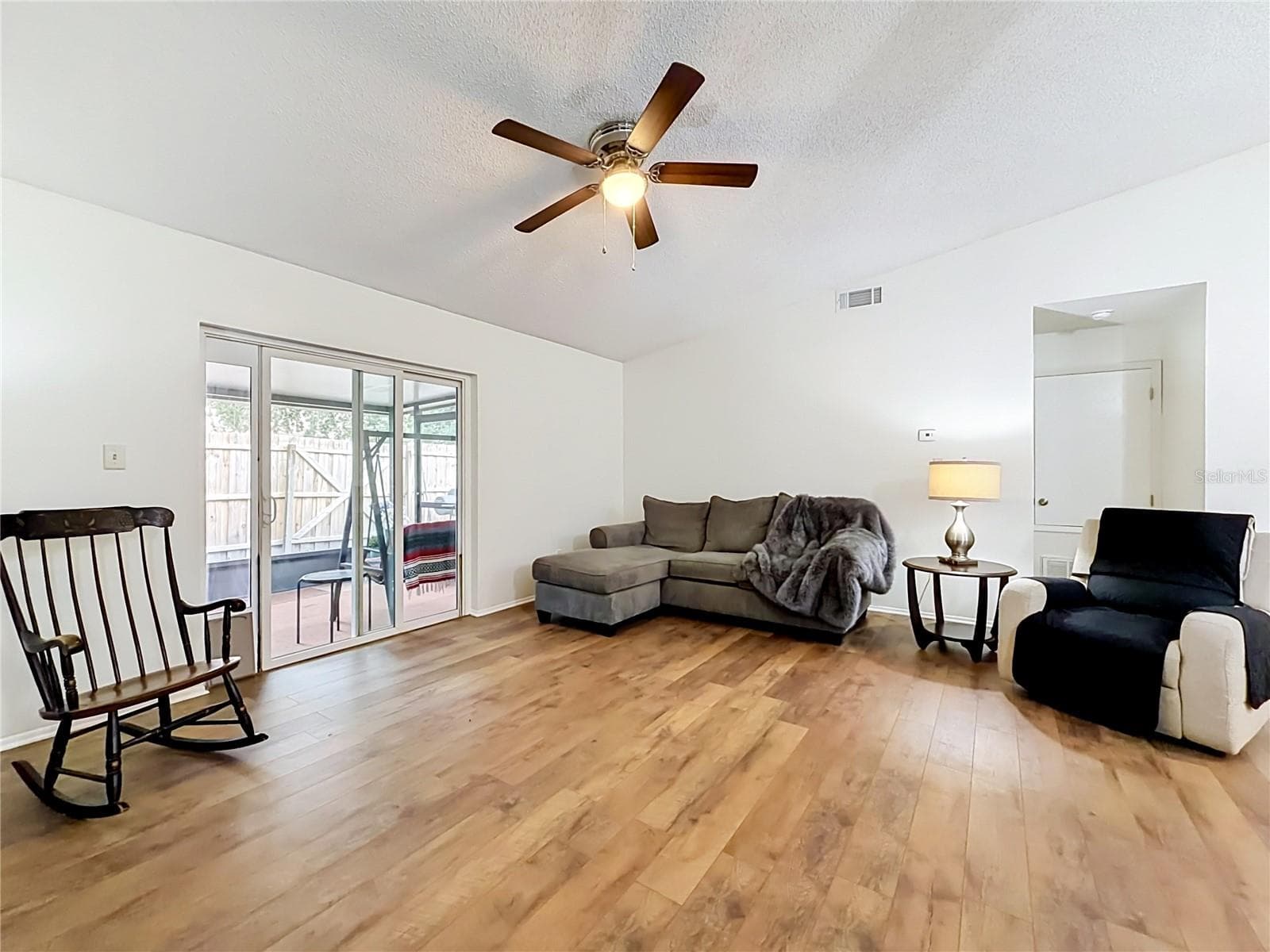 Spacious Living Room. - 107 LONG LEAF PINE CIR, SANFORD