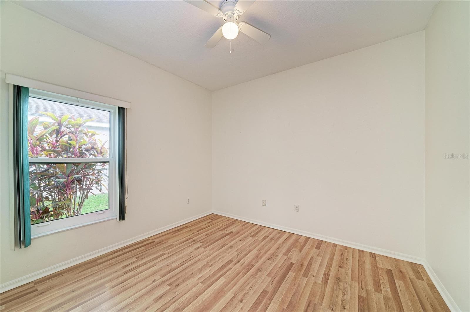 2nd guest room - 1101 CANE MILL LN, BRADENTON