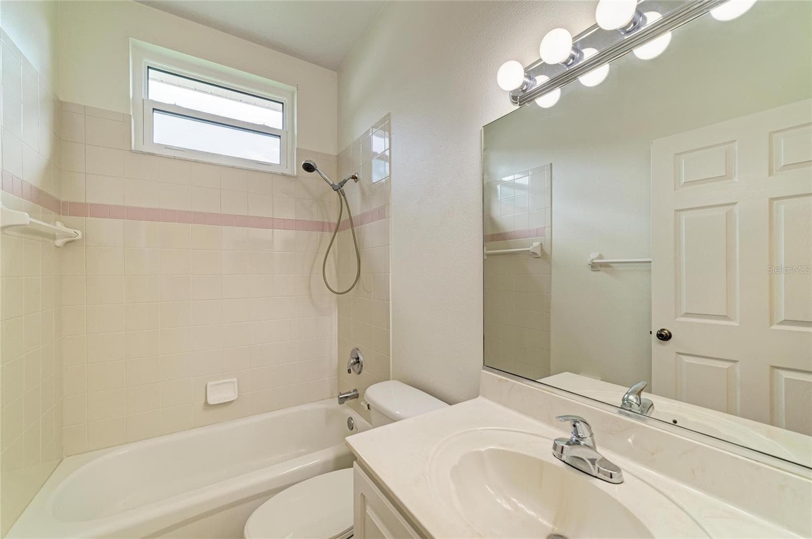 Guest bathroom - 1101 CANE MILL LN, BRADENTON