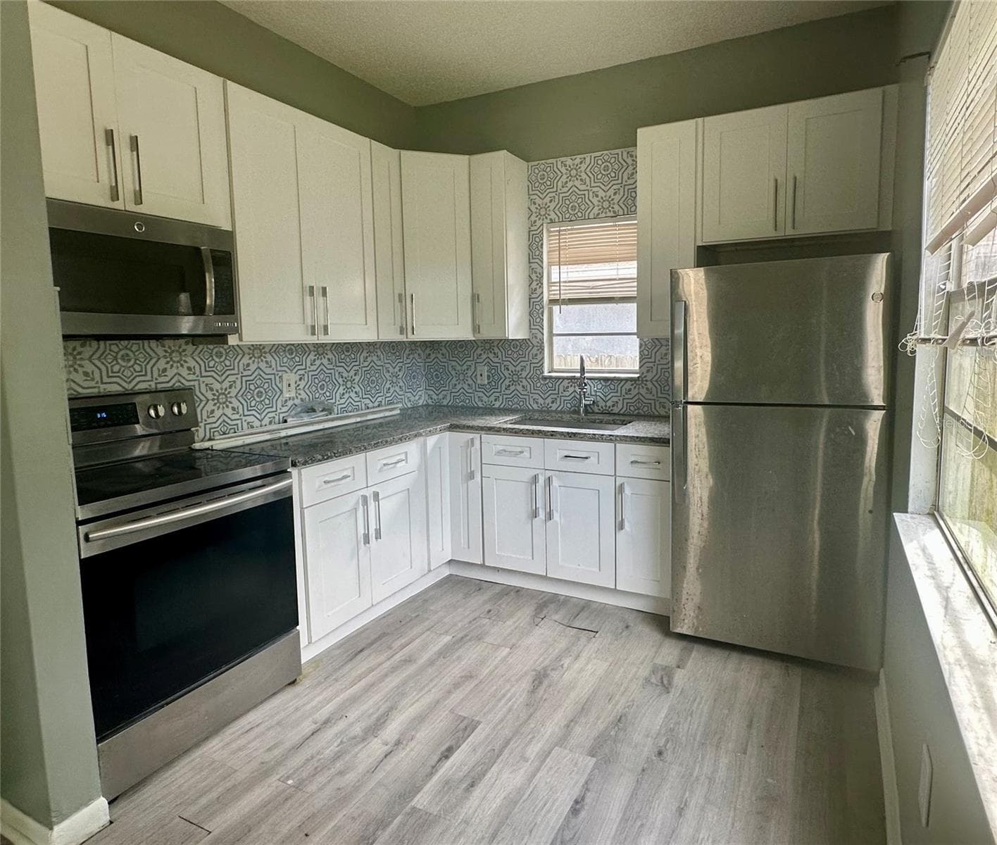 Unit B Kitchen - 8304 N 13TH ST, TAMPA