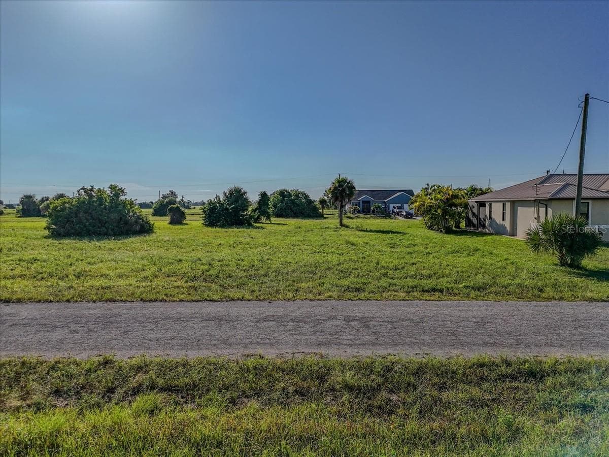 6 GULL CT