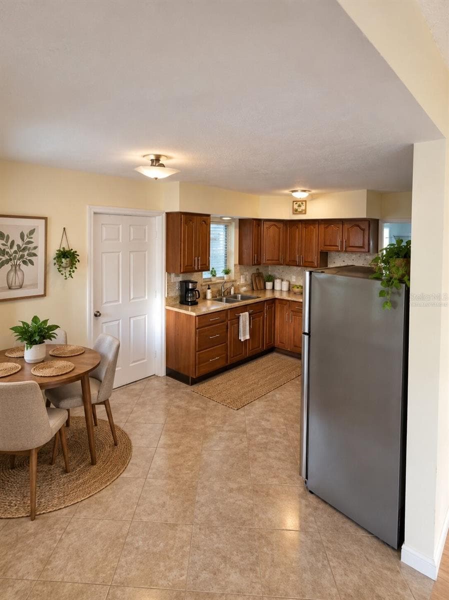 Kitchen Virtually Staged - 350 N LEVIS AVE, TARPON SPRINGS