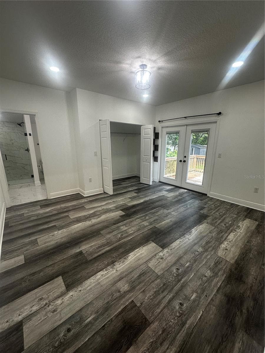 primary bed - 3902 N SUWANEE AVE, TAMPA
