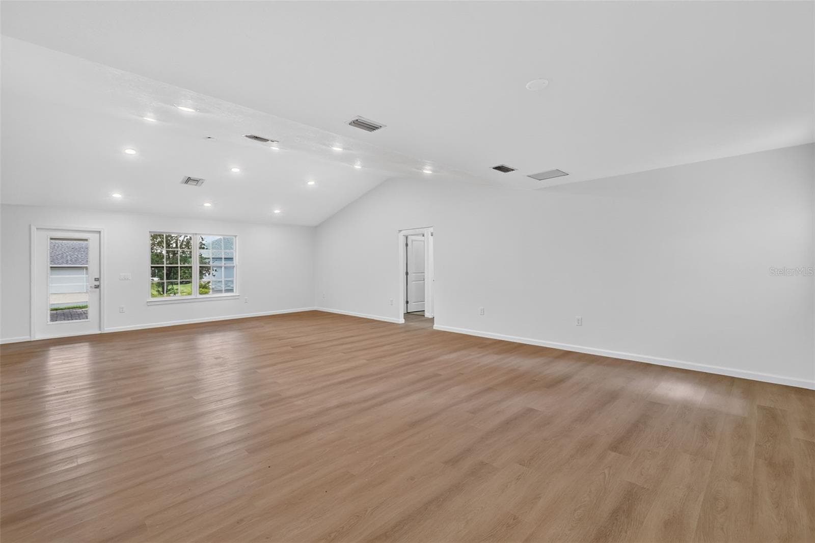 HUGE LIVING AREA - 11041 SE 174TH LOOP, SUMMERFIELD