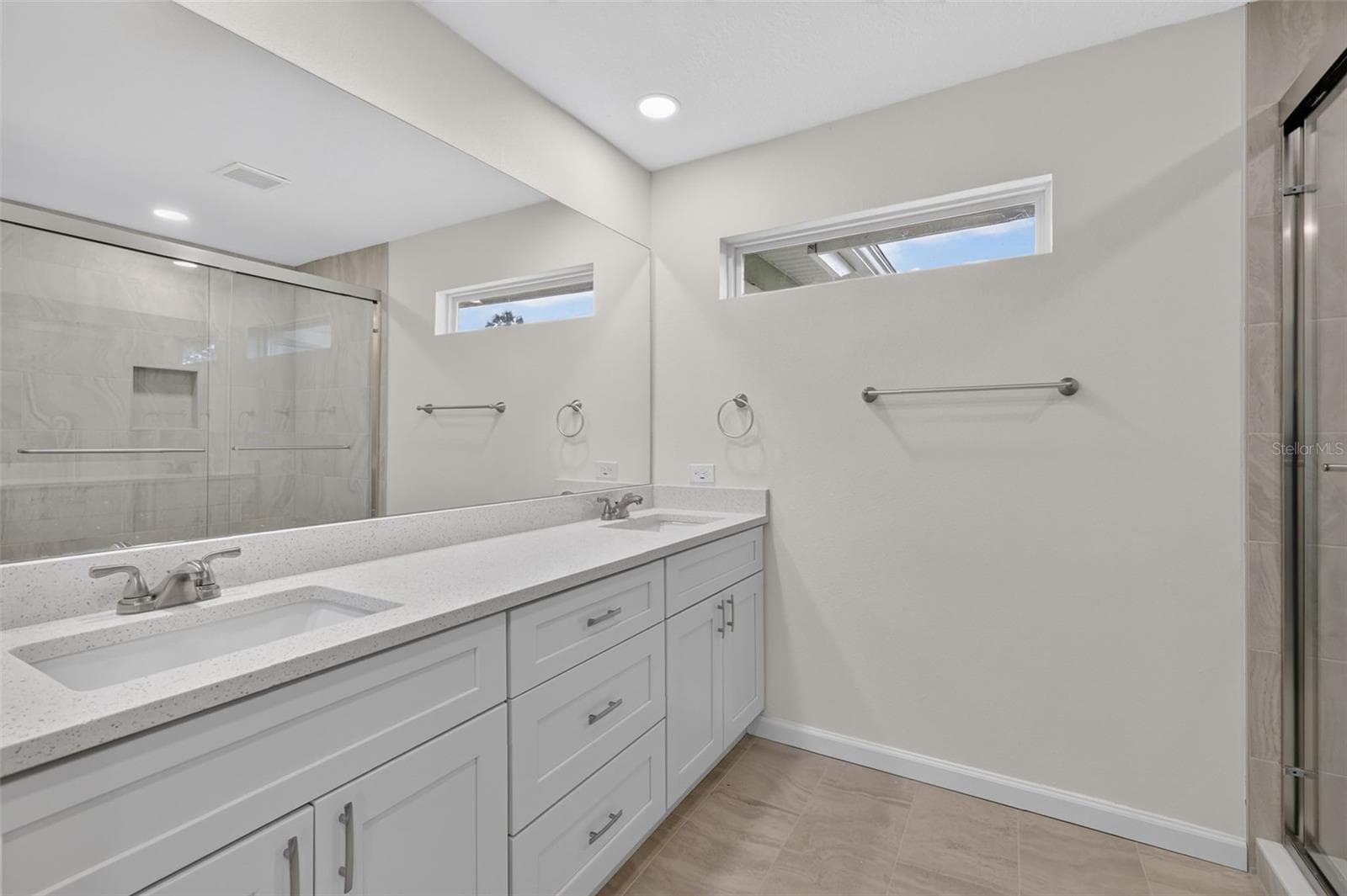 PRIMARY BATH WITH DOUBLE SINKS, QUARTZ COUNTERTOPS - 11041 SE 174TH LOOP, SUMMERFIELD