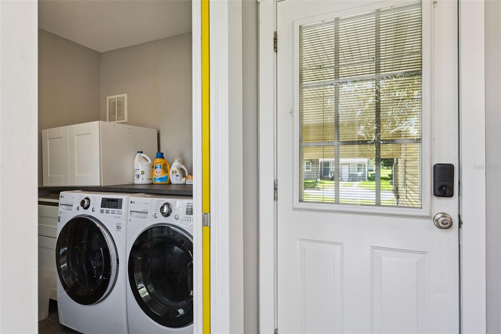 Laundry Room and Carport Entrance - 325 W NEWELL ST, WINTER GARDEN