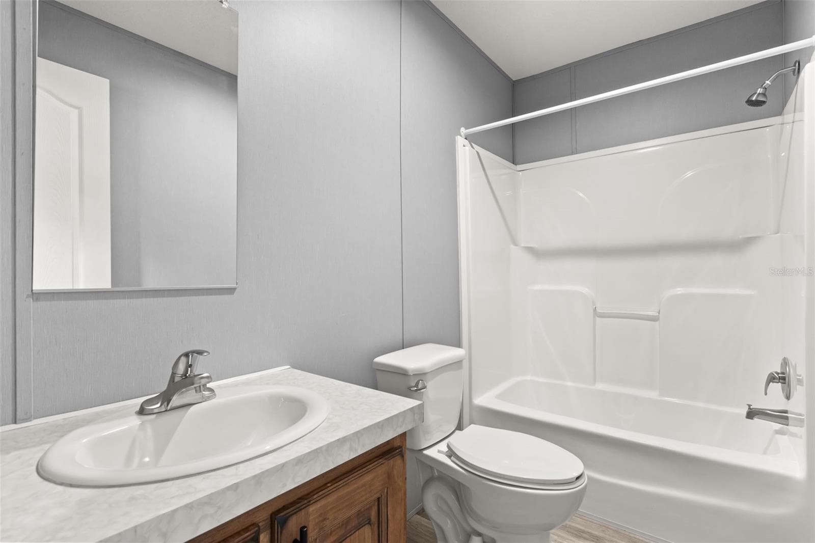 Manufactured Home at 45516 MAGNOLIA ST, PAISLEY, photo 11 of 18