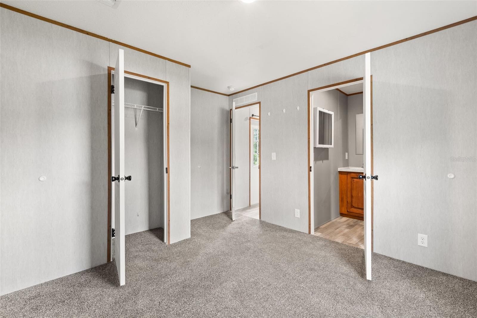 Manufactured Home at 45516 MAGNOLIA ST, PAISLEY, photo 13 of 18